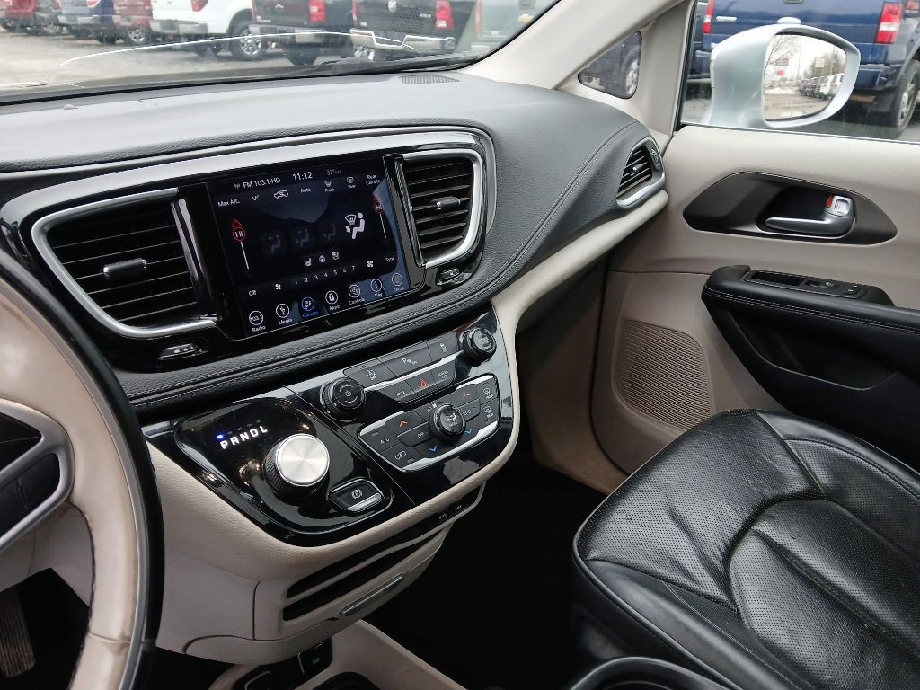 2018 Chrysler Pacifica Image 19
