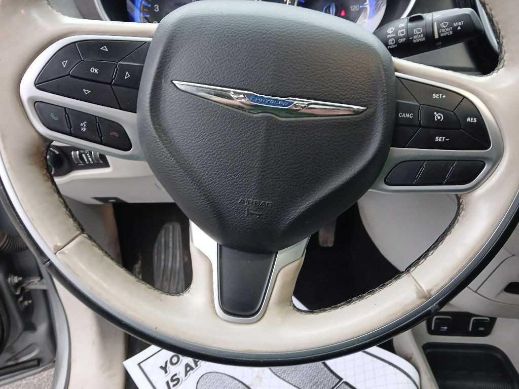 2018 Chrysler Pacifica Image 21