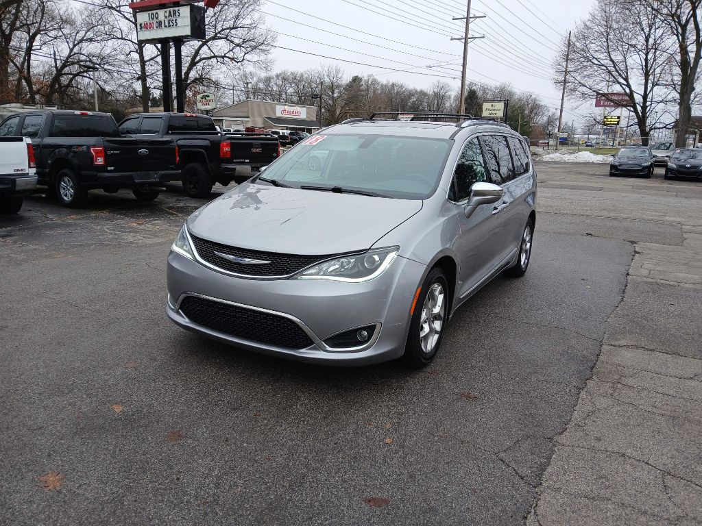 2018 Chrysler Pacifica Image 1