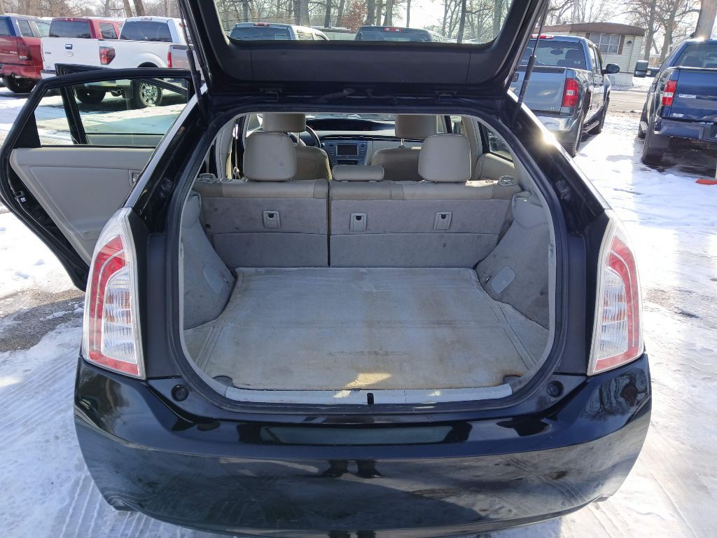 2013 Toyota Prius Image 10
