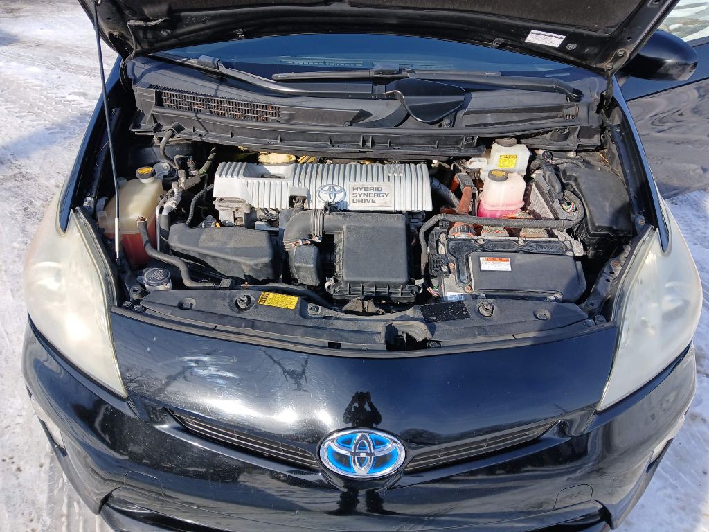 2013 Toyota Prius Image 13