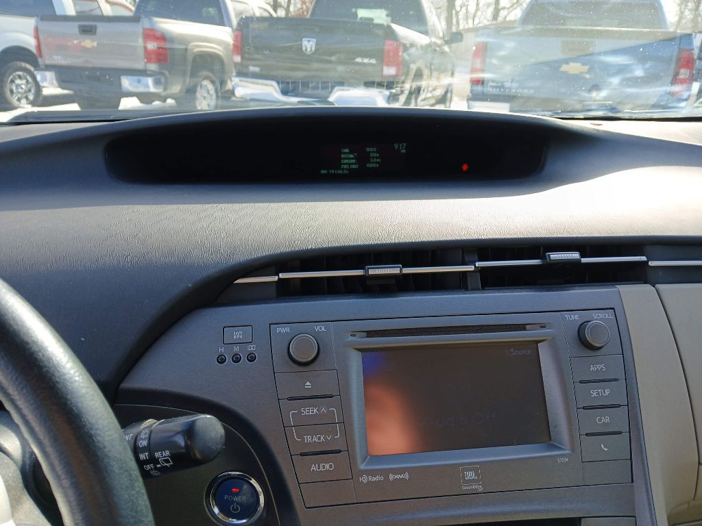 2013 Toyota Prius Image 15