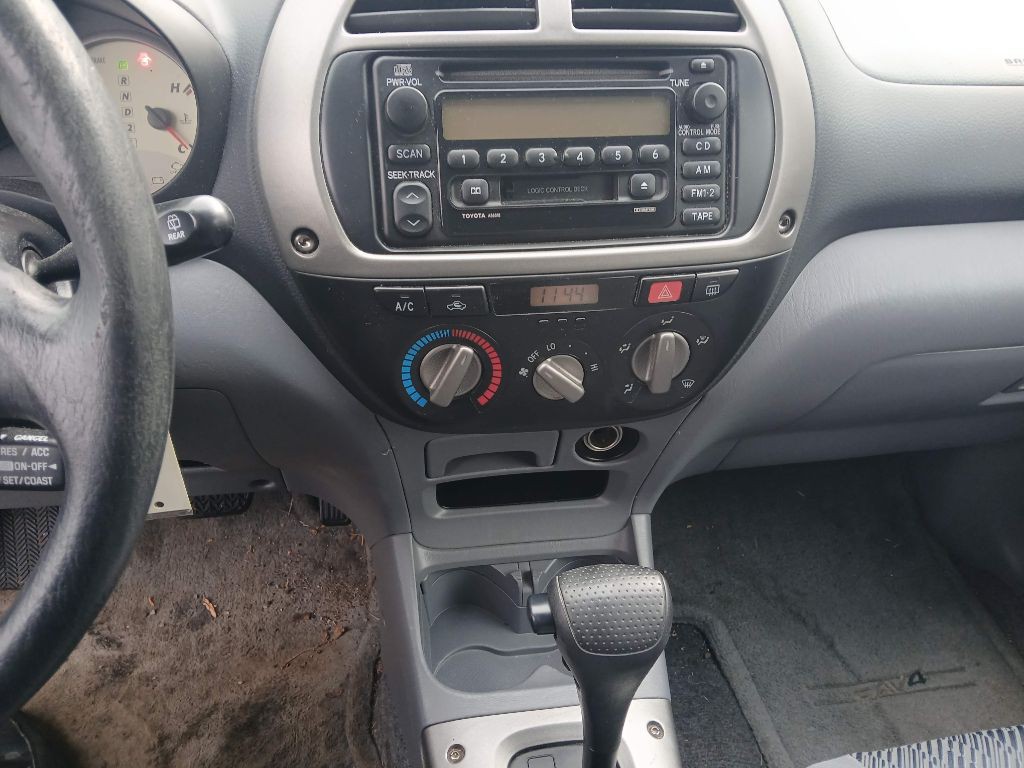 2002 Toyota Rav4 Image 12