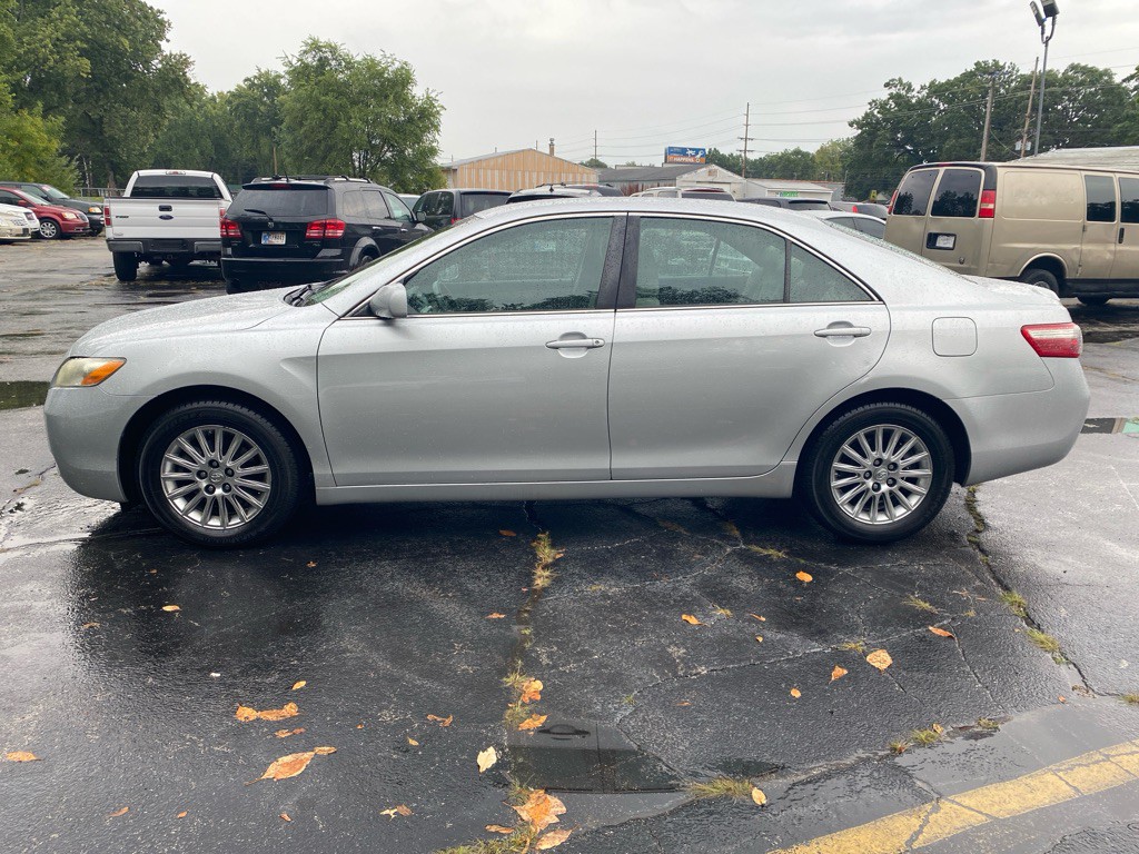 2009 Toyota Camry Image 2