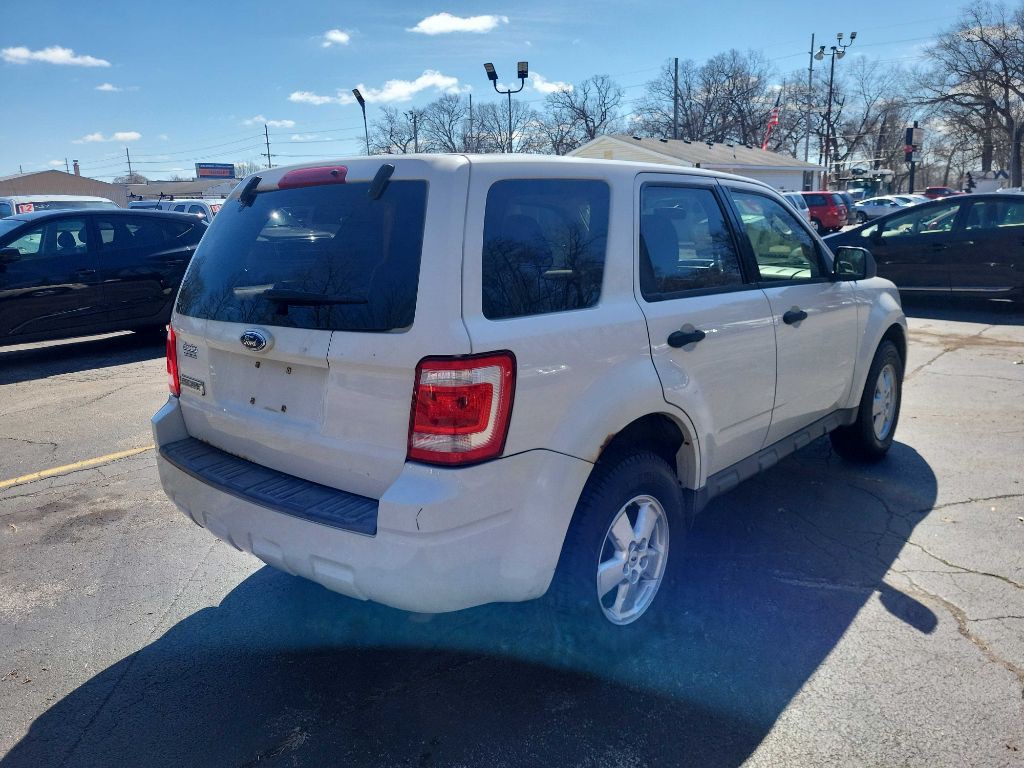 2009 Ford Escape Image 2