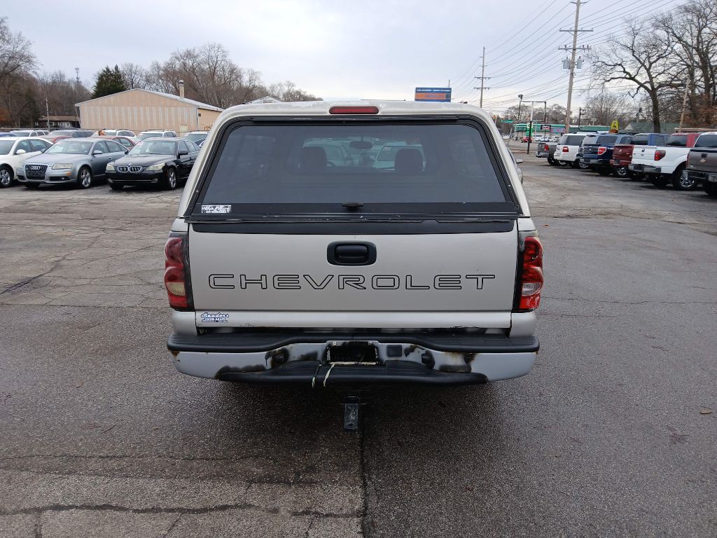 2004 Chevrolet Silverado 1500 Image 3