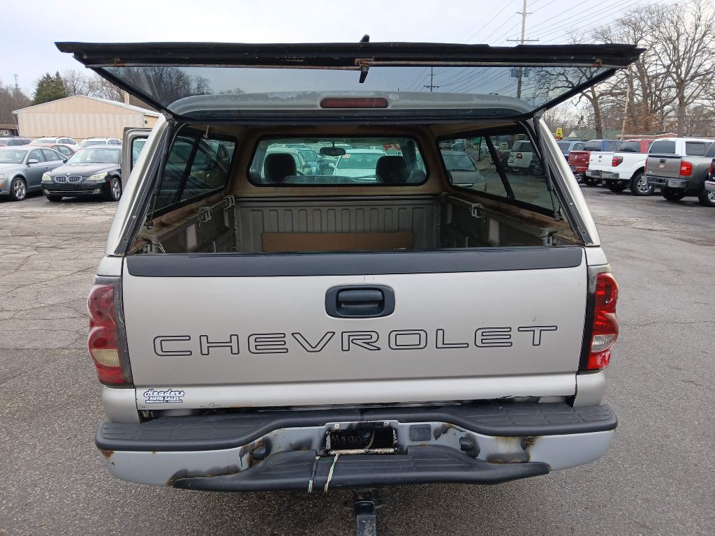 2004 Chevrolet Silverado 1500 Image 10