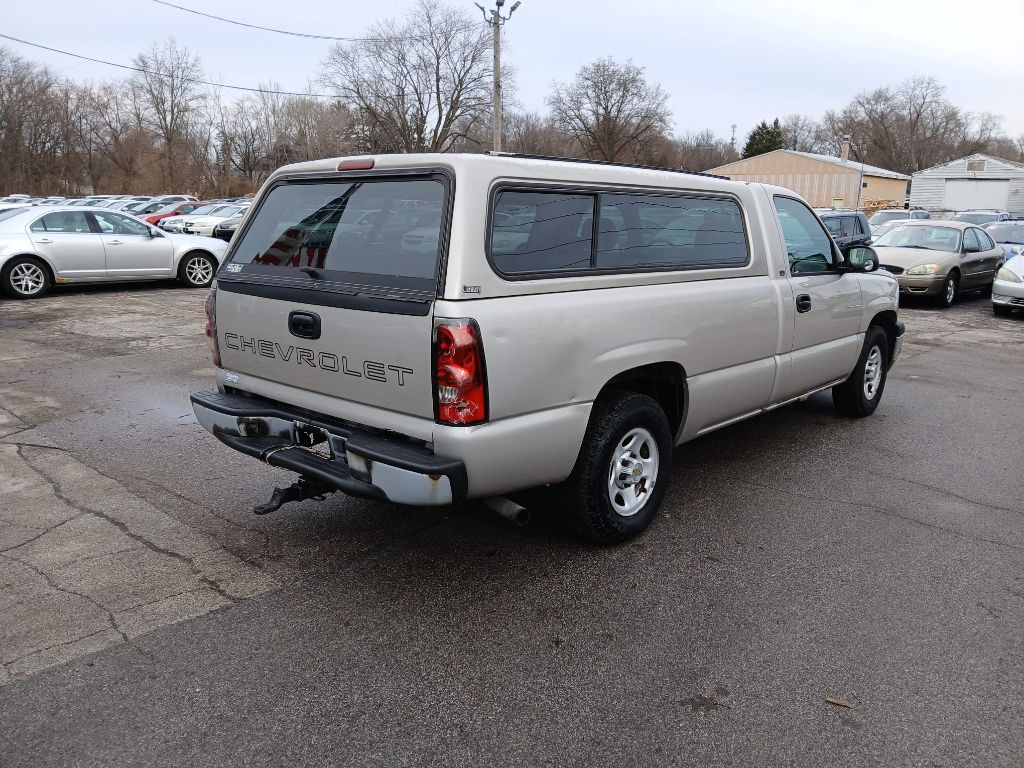 2004 Chevrolet Silverado 1500 Image 2
