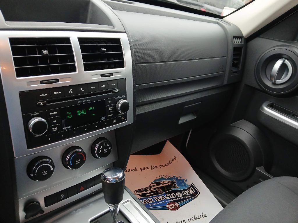 2011 Dodge Nitro Image 12