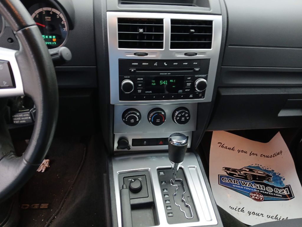 2011 Dodge Nitro Image 14
