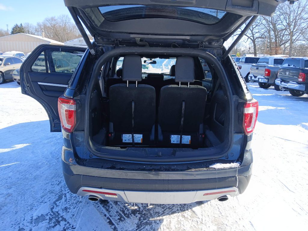 2017 Ford Explorer Image 11