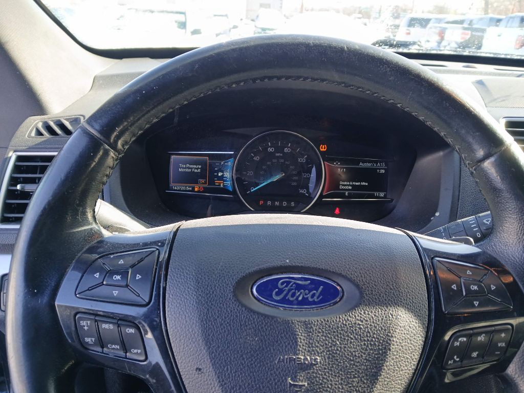2017 Ford Explorer Image 17