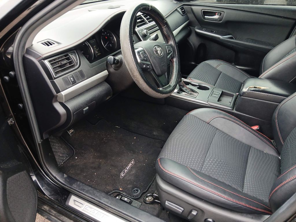 2015 Toyota Camry Image 9