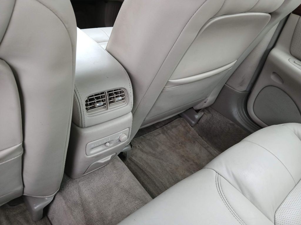 2000 Cadillac Seville Image 12