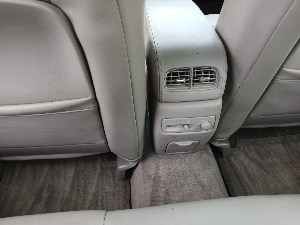2000 Cadillac Seville Image 13