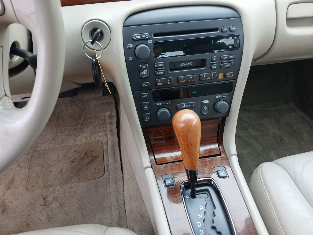 2000 Cadillac Seville Image 15