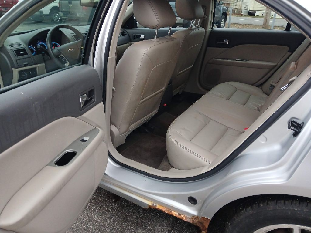 2011 Ford Fusion Image 11