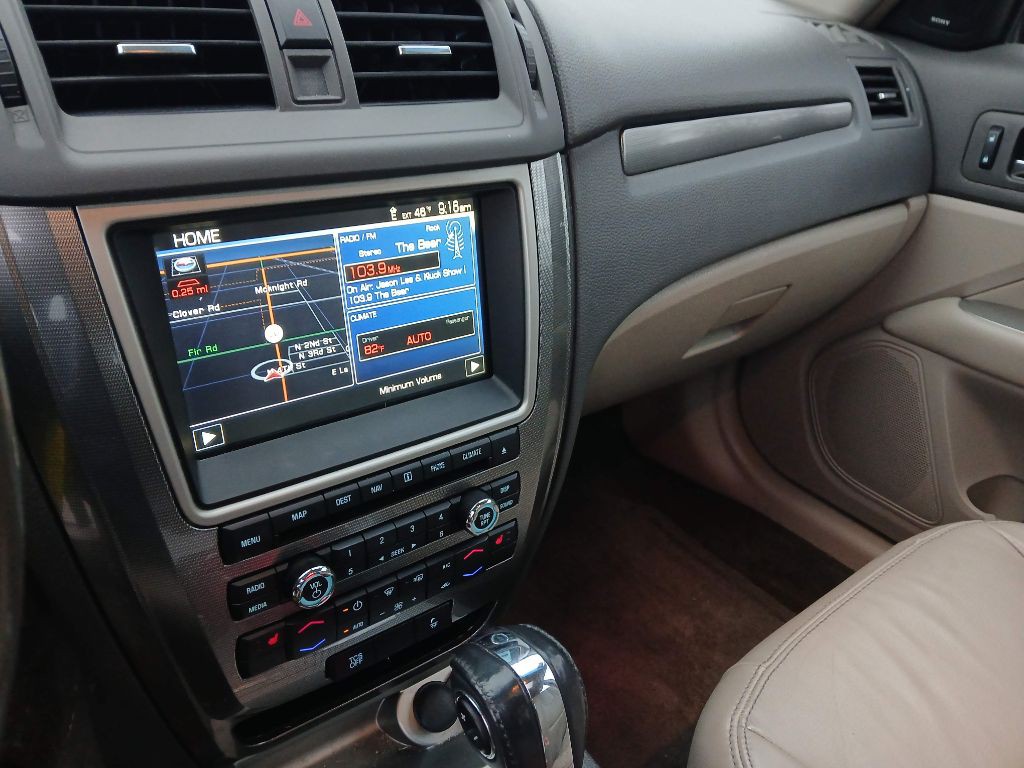 2011 Ford Fusion Image 12