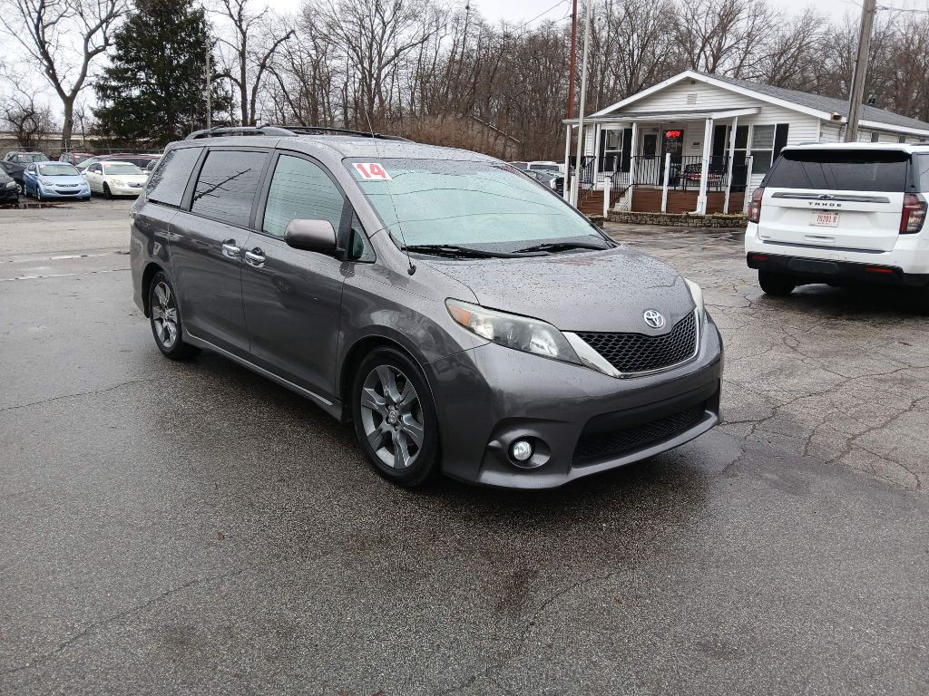 2014 Toyota Sienna Image 7