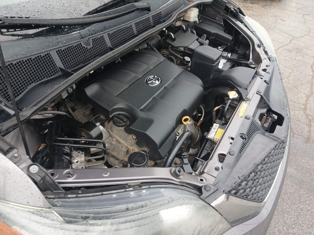 2014 Toyota Sienna Image 19