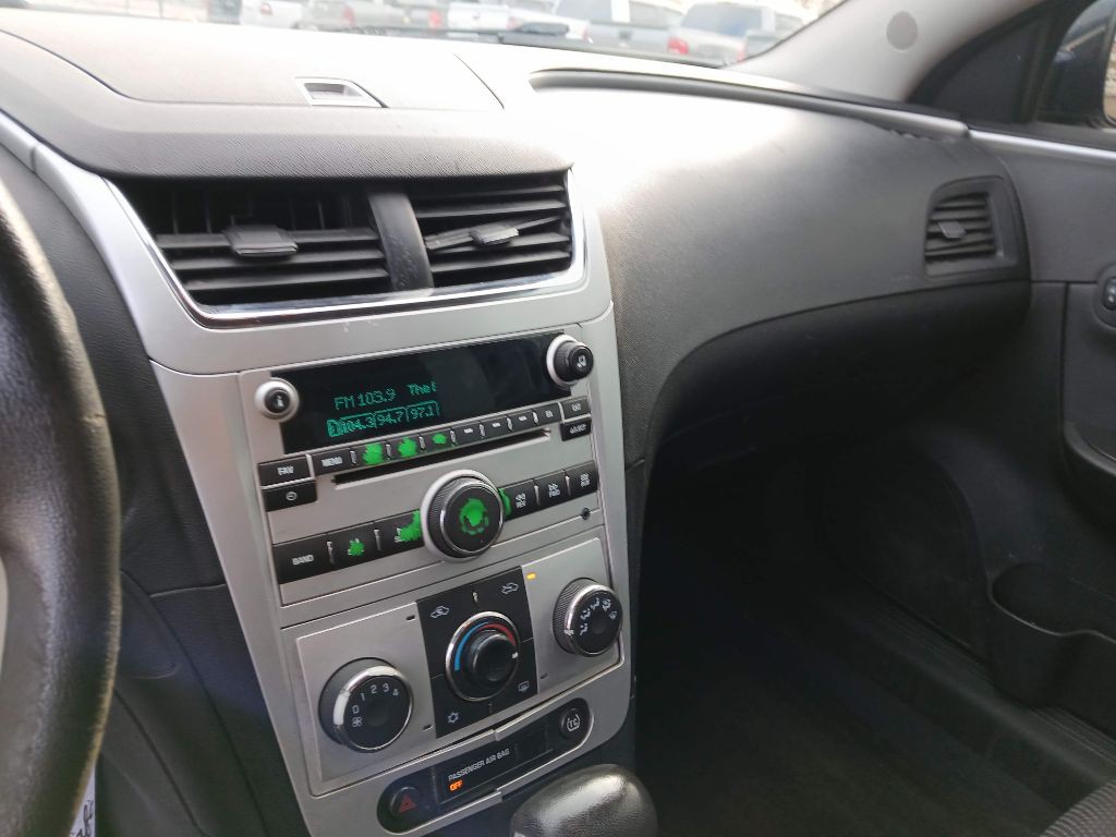 2010 Chevrolet Malibu Image 12