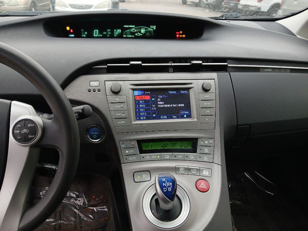 2012 Toyota Prius Image 13