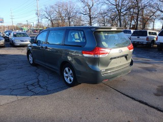 Image for 2013 Toyota Sienna  ID: 7124417