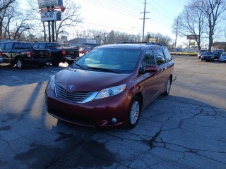 Image for 2012 Toyota Sienna XLE ID: 7124472