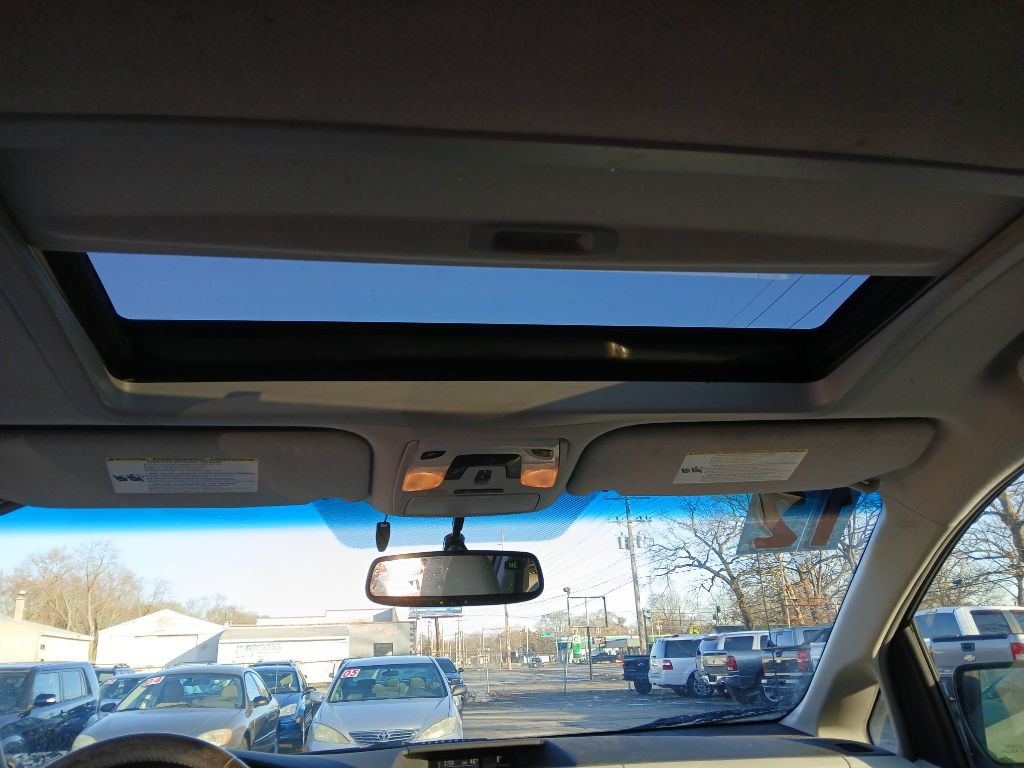 2012 Toyota Sienna Image 10