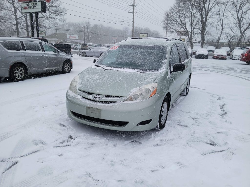 2008 Toyota Sienna Image 1