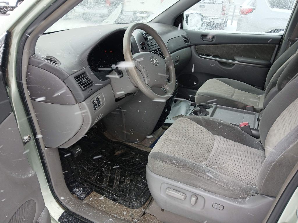 2008 Toyota Sienna Image 6