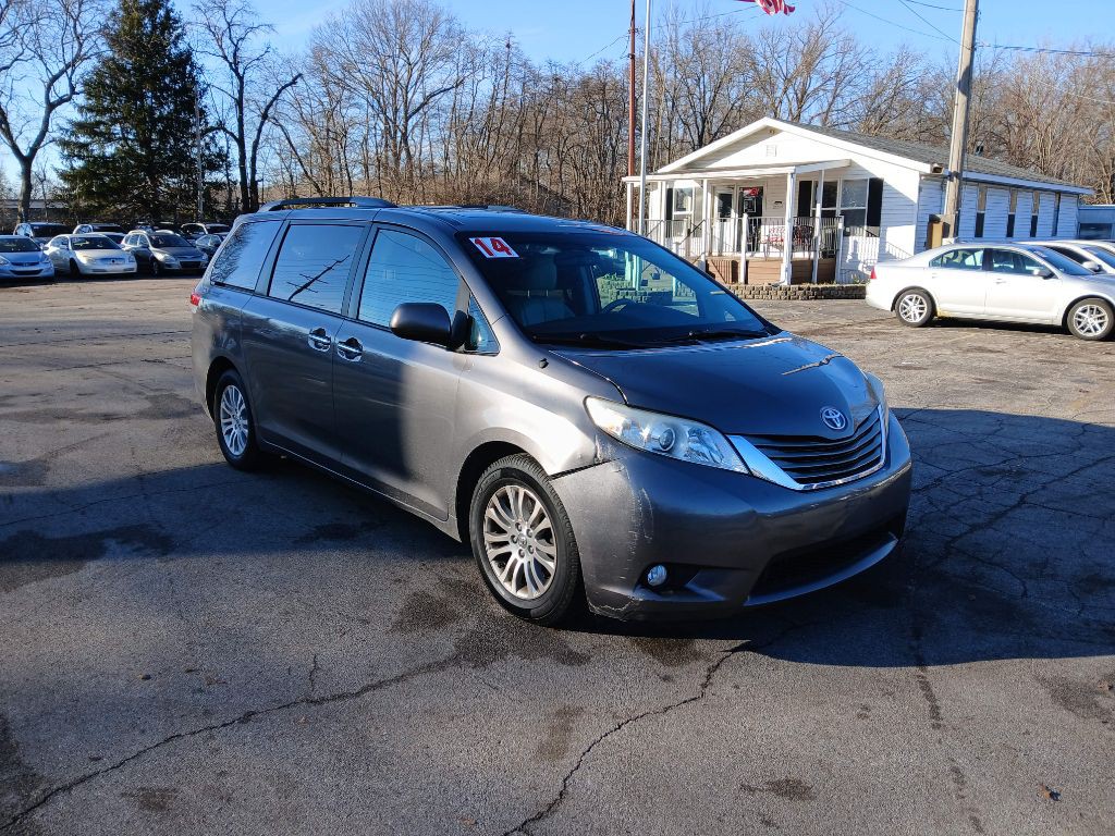 2014 Toyota Sienna Image 7