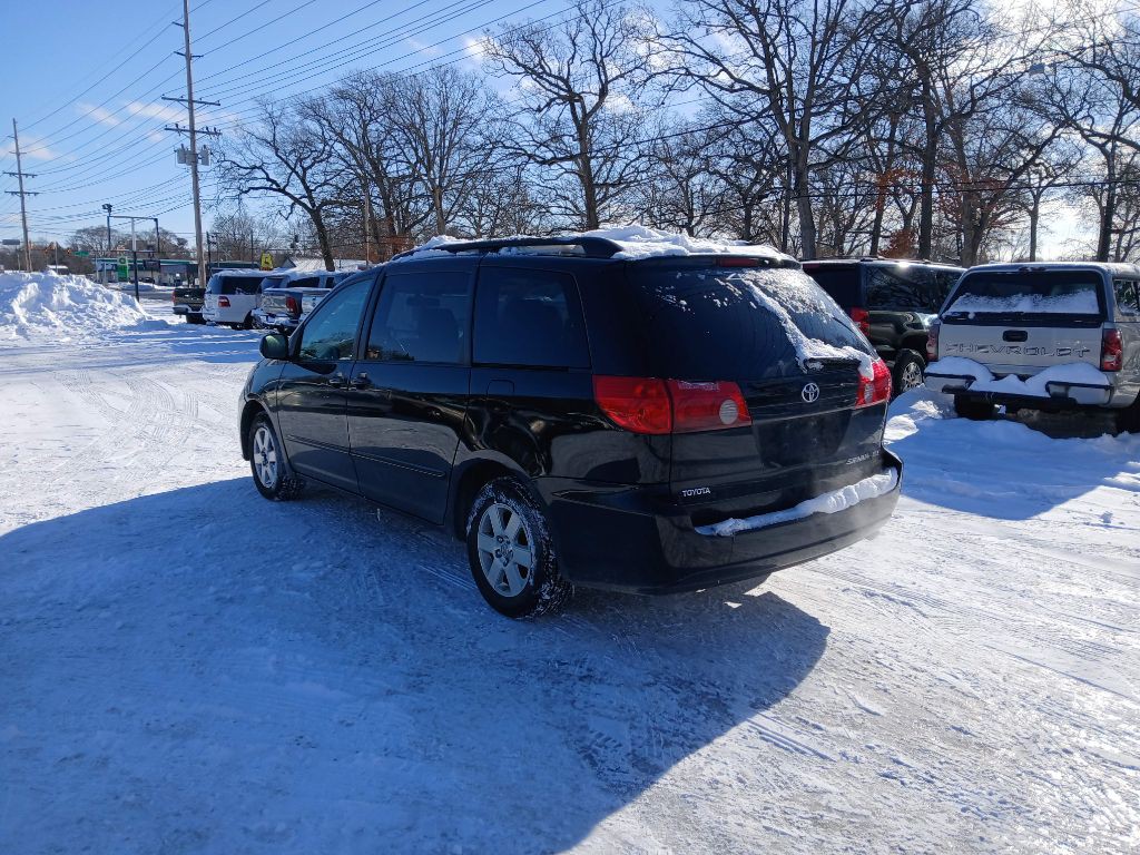 2009 Toyota Sienna Image 5