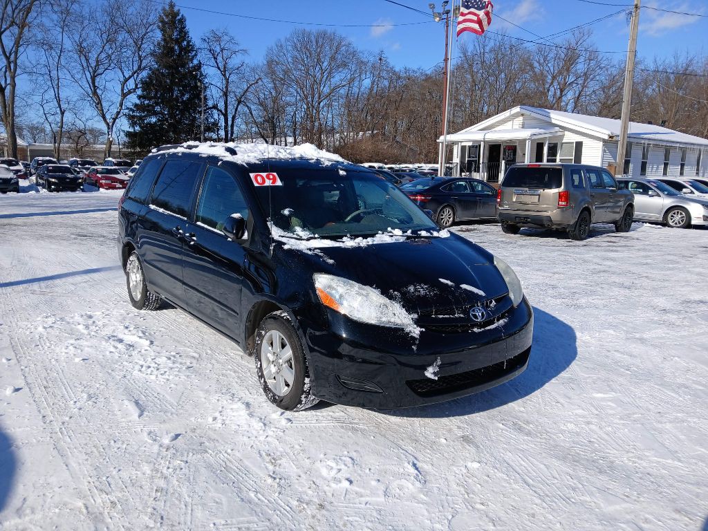 2009 Toyota Sienna Image 7