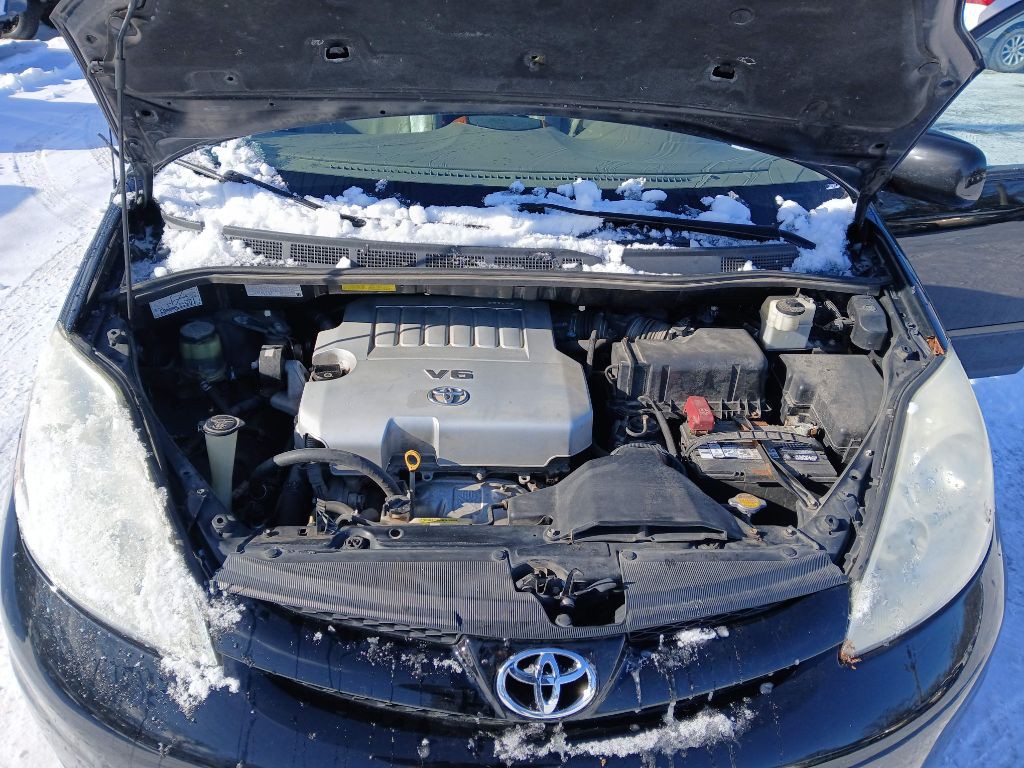 2009 Toyota Sienna Image 19