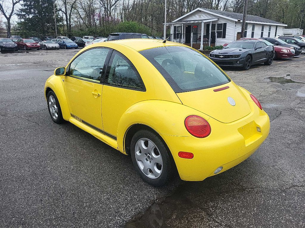 2002 Volkswagen Beetle Image 4
