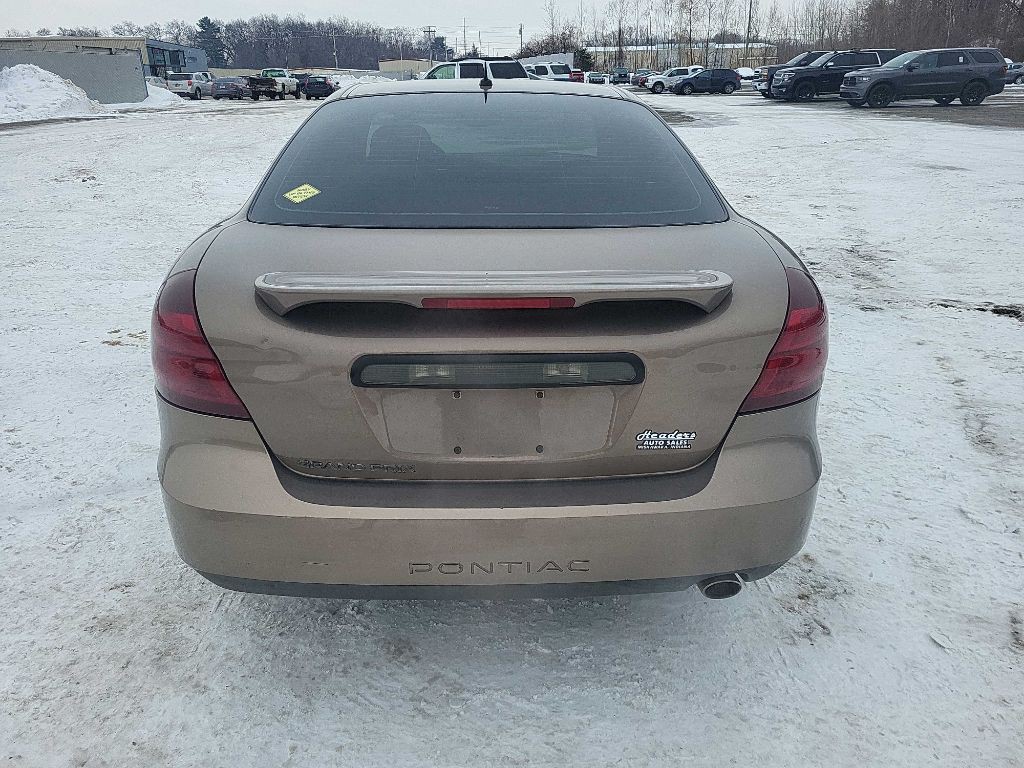 2007 Pontiac Grand Prix Image 4