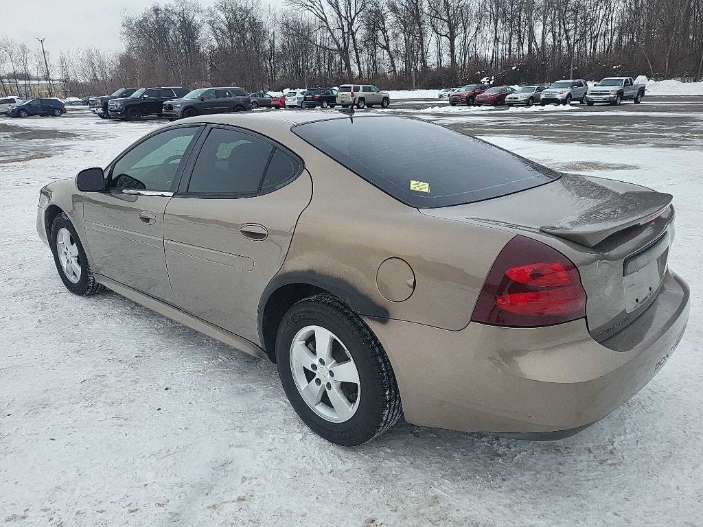 2007 Pontiac Grand Prix Image 6