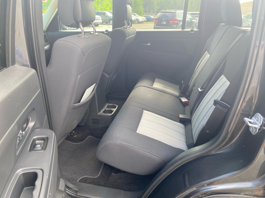 2010 Jeep Liberty Image 9