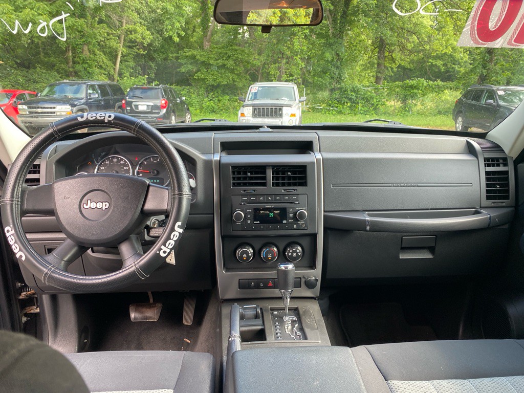 2010 Jeep Liberty Image 11