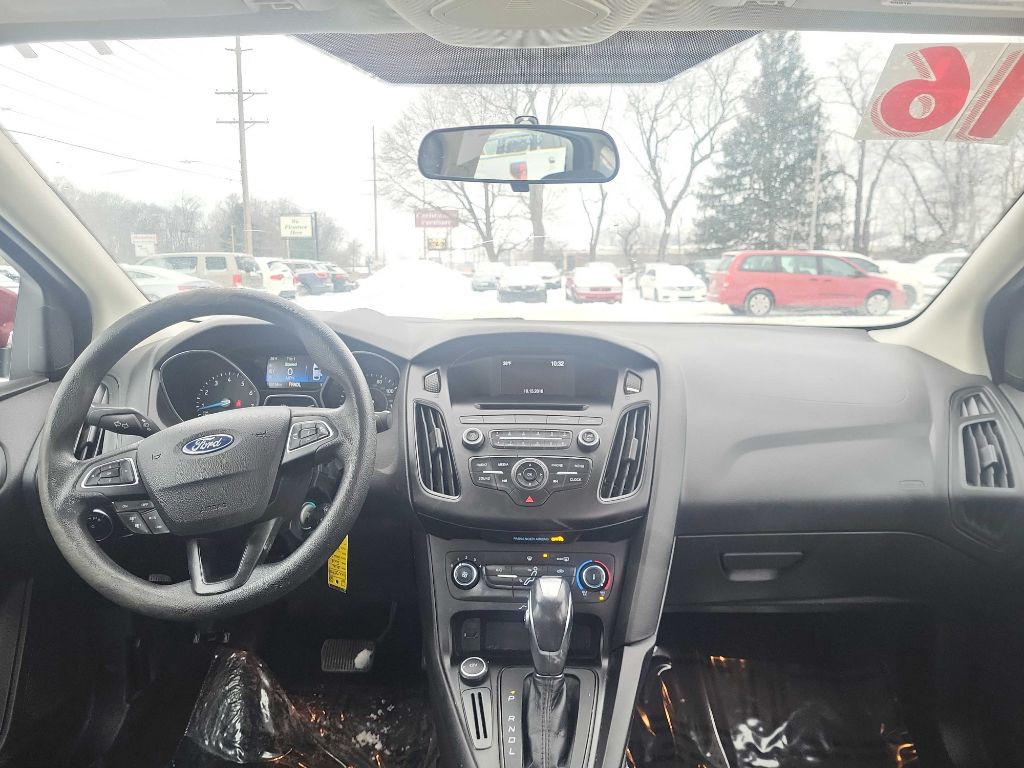 2016 Ford Focus Image 9