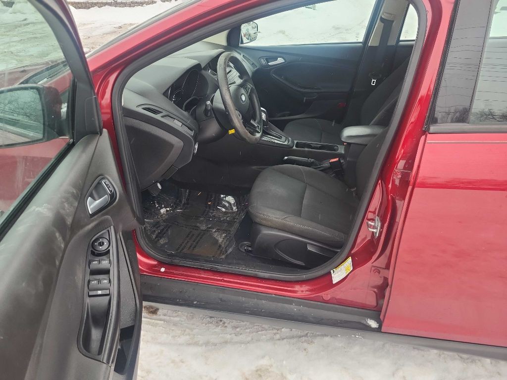 2016 Ford Focus Image 10