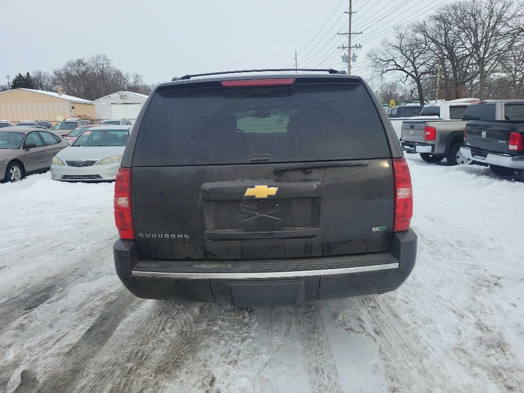2011 Chevrolet Suburban Image 7