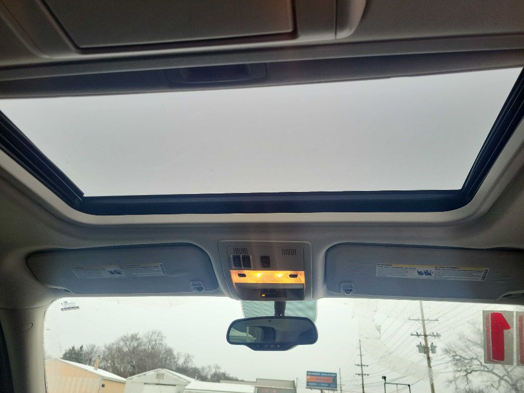 2011 Chevrolet Suburban Image 9