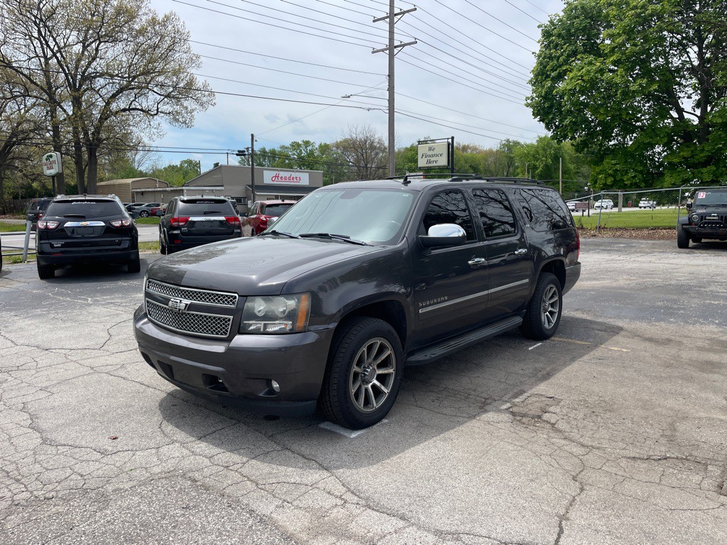 2011 Chevrolet Suburban Image 1