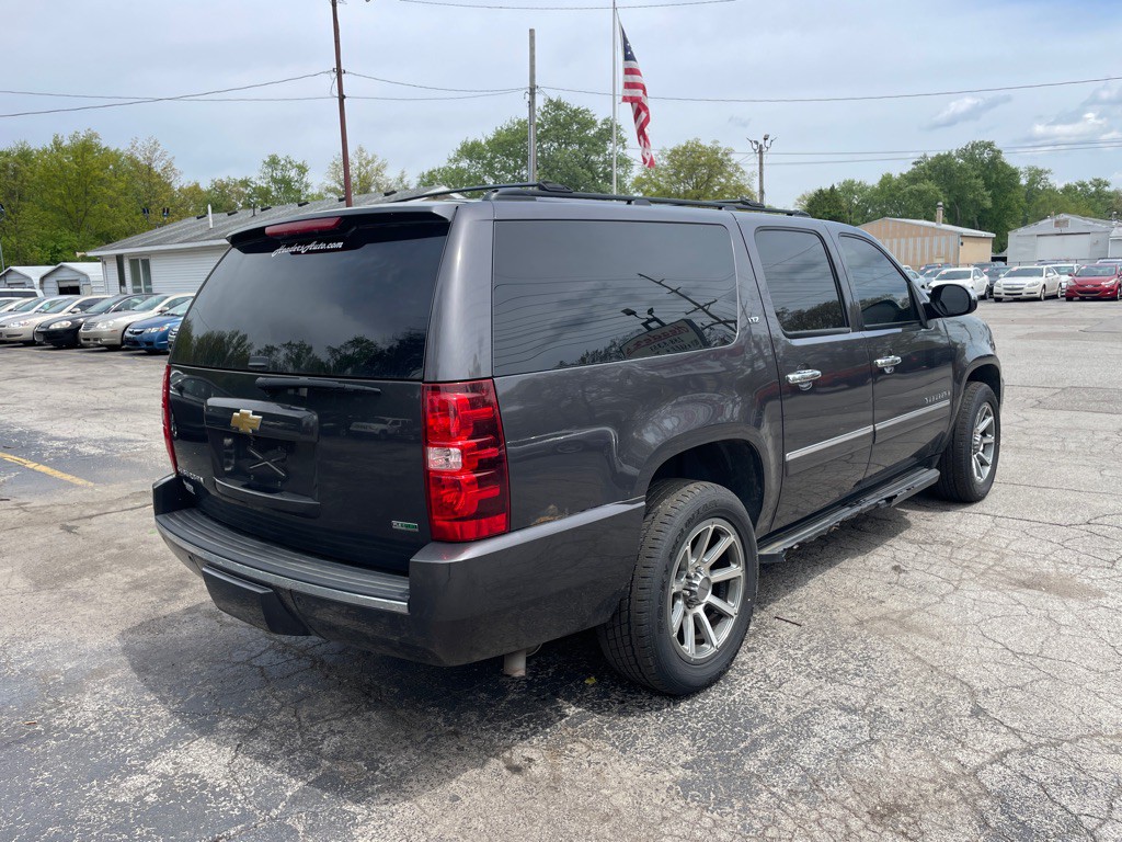 2011 Chevrolet Suburban Image 5