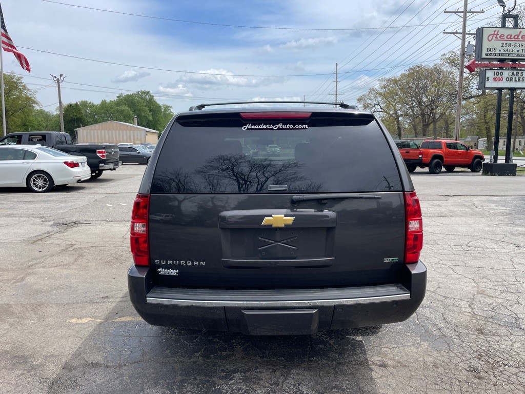 2011 Chevrolet Suburban Image 6