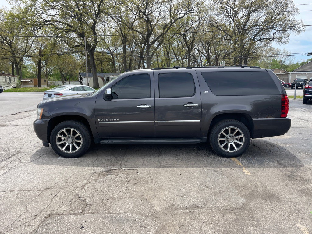 2011 Chevrolet Suburban Image 8