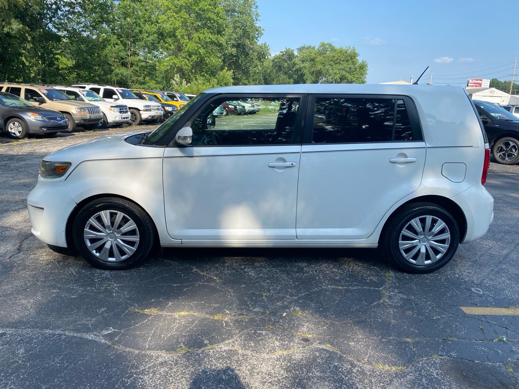 2008 Scion xB Image 2