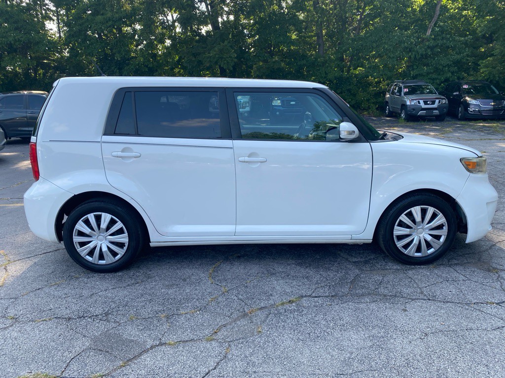 2008 Scion xB Image 4
